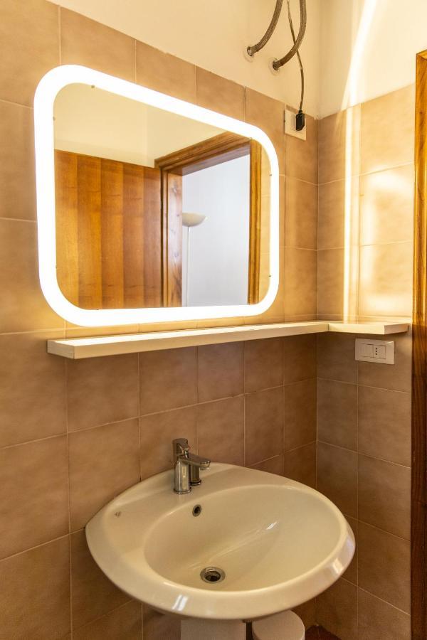 Unique Gem In Piazza Duomo Apartment Флоренция Екстериор снимка